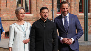 Hugo de Jonge, right, and Yvonne van Mastrigt, welcome President Volodymyr Zelenskyy for the International Four Freedoms Award ceremony (Peter Dejong/AP) Hugo de Jonge, right, and Yvonne van Mastrigt, welcome President Volodymyr Zelenskyy for the International Four Freedoms Award ceremony (Peter Dejong/AP)