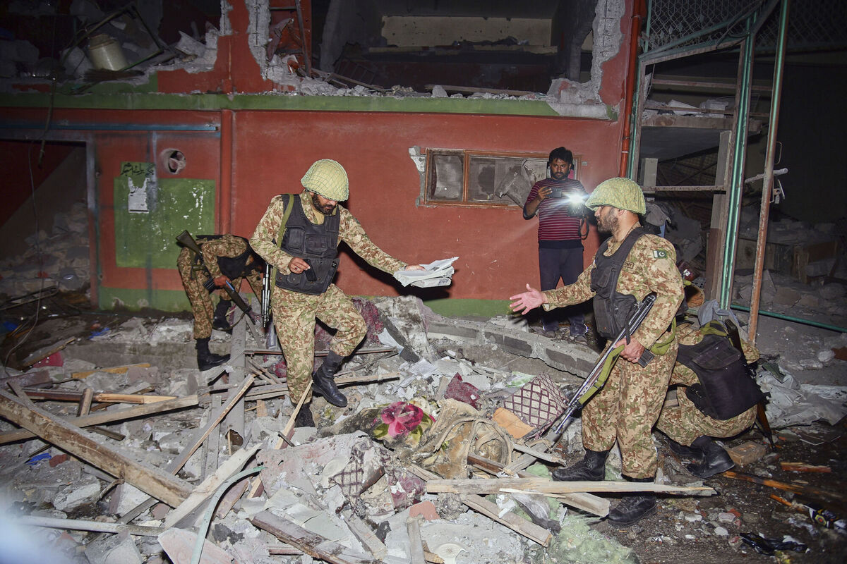 Army soldiers inspect a building damaged by a suspected Indian missile attack near Muzaffarabad, the capital of Pakistan controlled Kashmir, Wednesday, May 7, 2025. (AP Photo/M.D. Mughal) Army soldiers inspect a building damaged by a suspected Indian missile attack near Muzaffarabad, the capital of Pakistan controlled Kashmir, Wednesday, May 7, 2025. (AP Photo/M.D. Mughal)