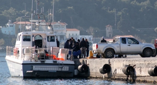 11 people die as refugee boat sinks off Greek island