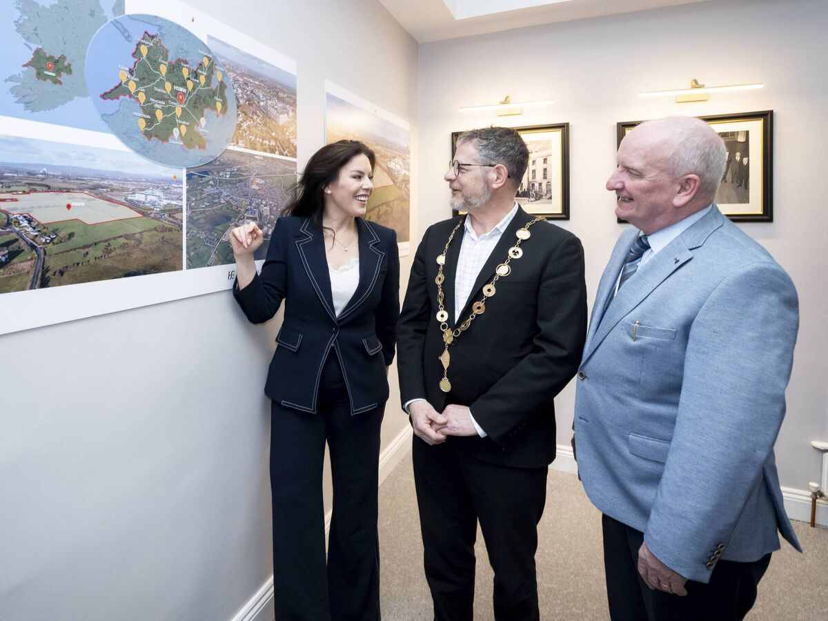 (Left to right) Health minister Jennifer Carroll MacNeill, Lord Mayor of Limerick John Moran and HSE CEO Bernard Gloster at the announcement of the acquisition by the HSE of land at Raheen, Limerick. Picture: Don Moloney