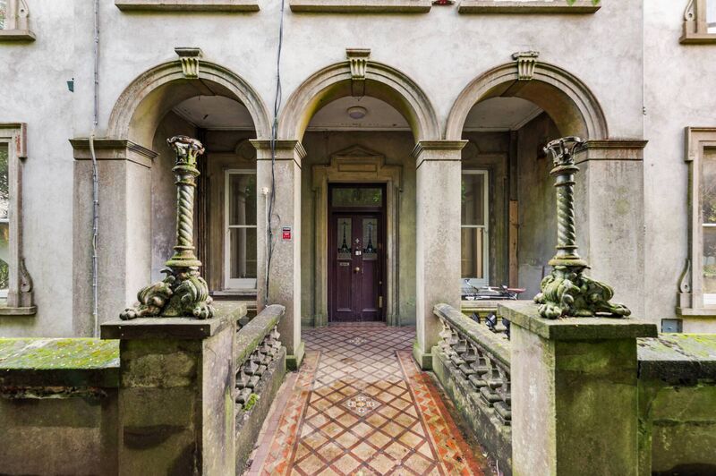 Italianate entrance of Lee Villa