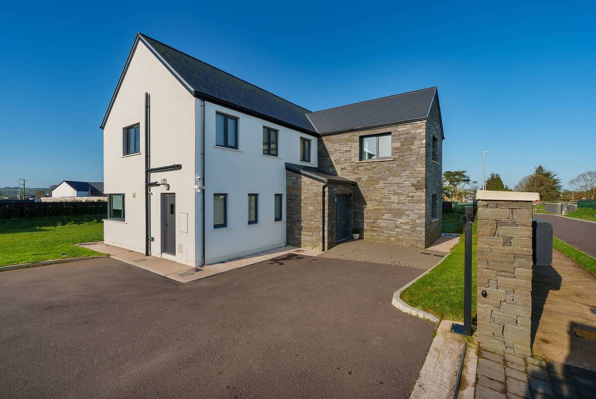 No 39 mixes stone with crisp contempory looks No 39 mixes stone with crisp contempory looks