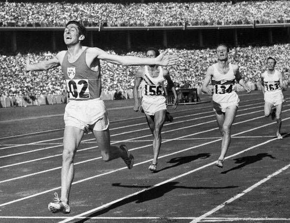 Ronnie Delany winning the 1500m at the Melbourne Olympics in 1956. 