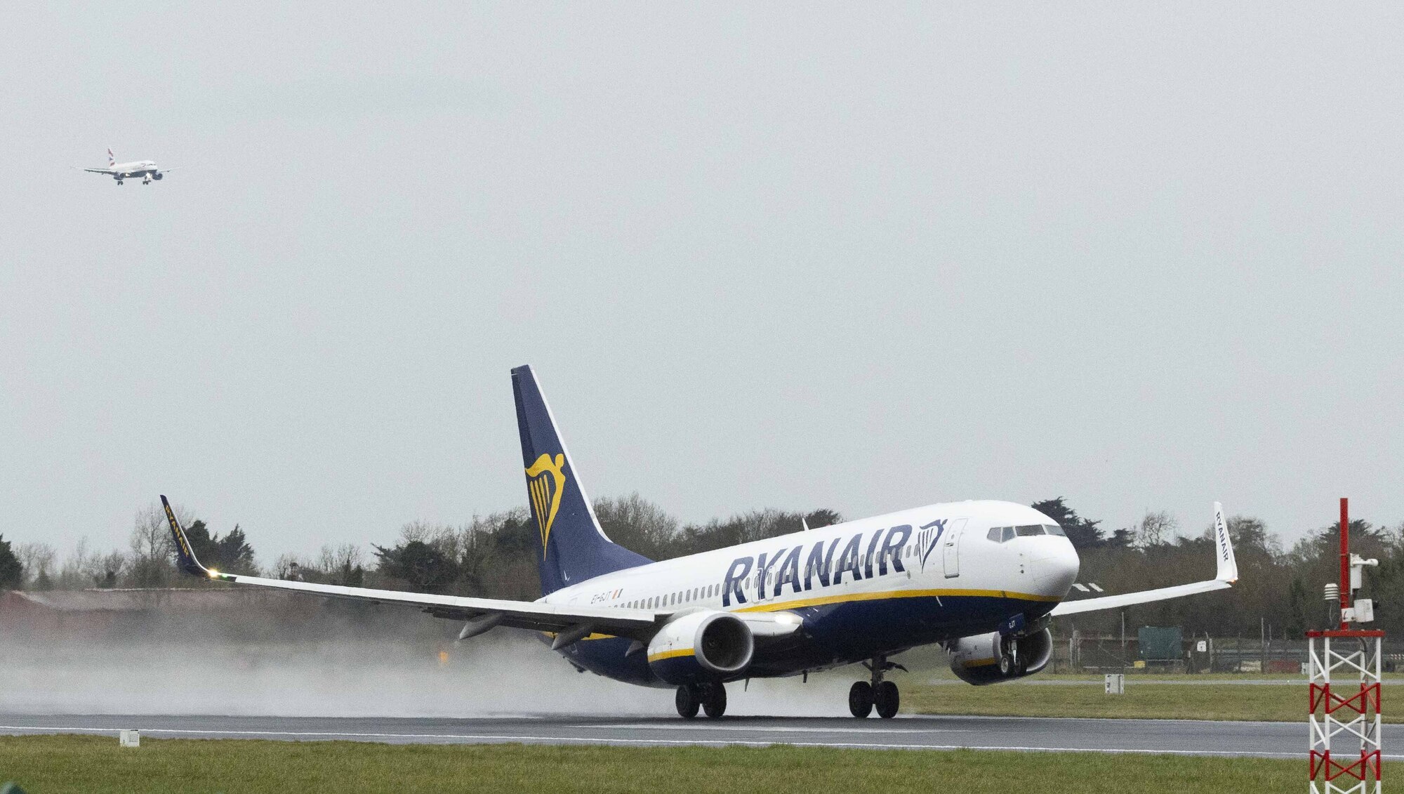 Ryanair denied the aircraft had been seized but refused to comment on whether bailiffs had applied a seizure notice or whether the debt had since been paid. Fie picture