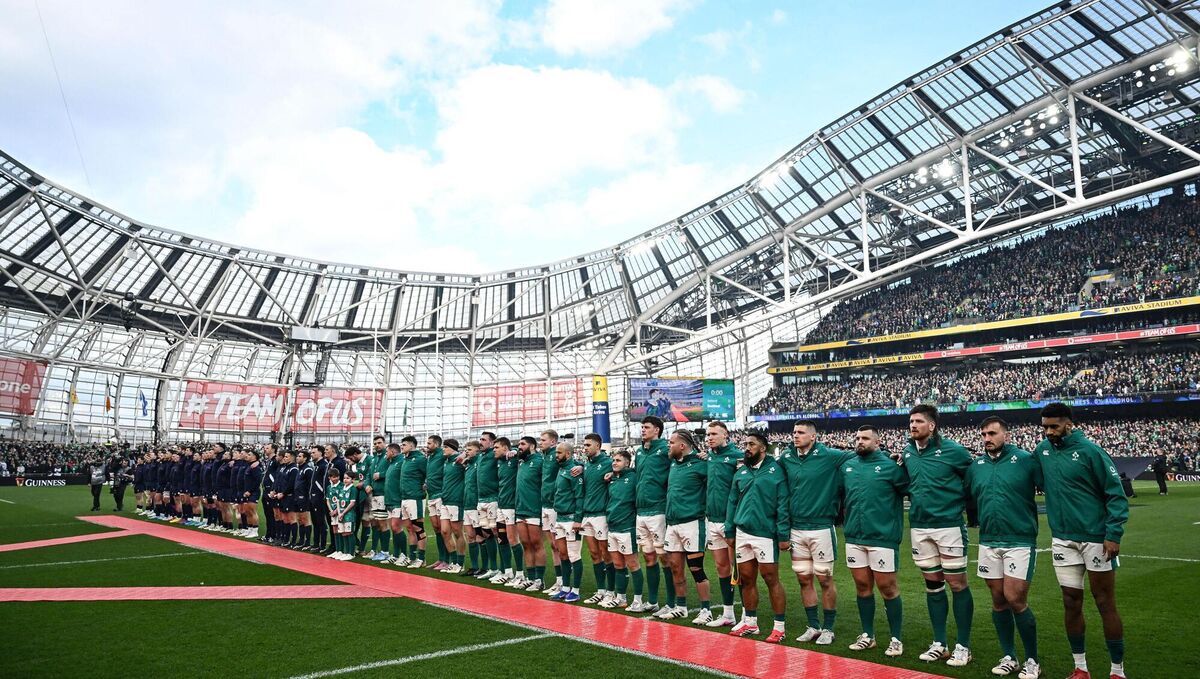 Ireland players line up before the Guinness 6 Nations Rugby Championship match between Ireland and Scotland at the Aviva Stadium in Dublin. Photo by Ramsey Cardy/Sportsfile