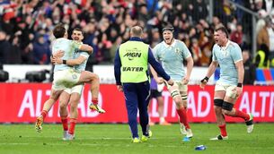 <p>QUELLE MATCHWINNER: France's Thomas Ramos celebrates scoring the winning penalty during the Guinness Men's Six Nations match at the Stade de France in Paris, France. Picture date: Saturday March 14, 2026. PA Photo. Photo credit should read: Adam Davy/PA Wire</p>