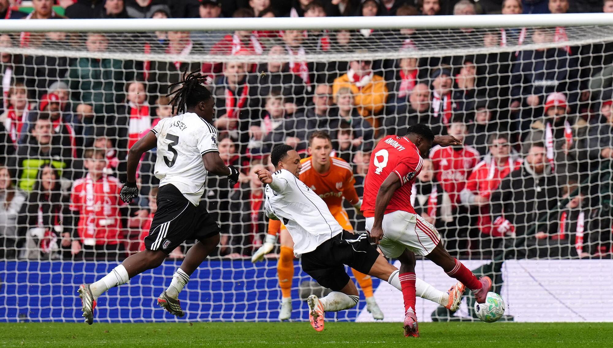 Fulham stalemate lifts Forest out of relegation zone but attack struggles again