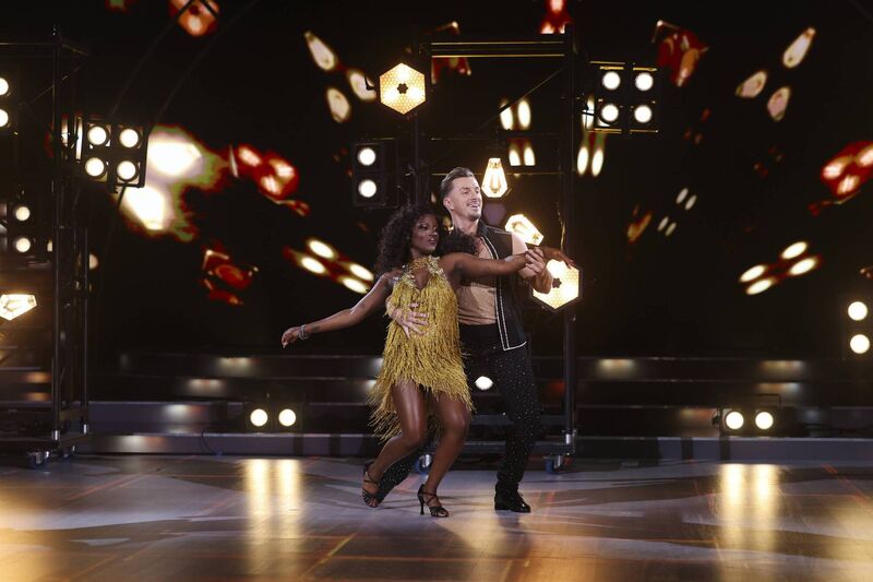 Singer Tolü Makay with professional dancer Maciej Zieba during her showdance
