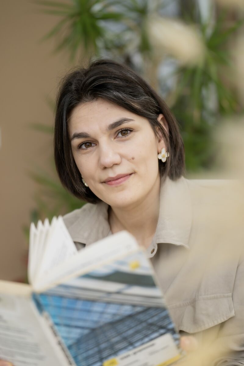 Ukrainian national Yuliia Maltseva, who has begun learning the Irish language, says she has always loved languages and finds Irish especially beautiful and musical to listen to. Picture Chani Anderson.