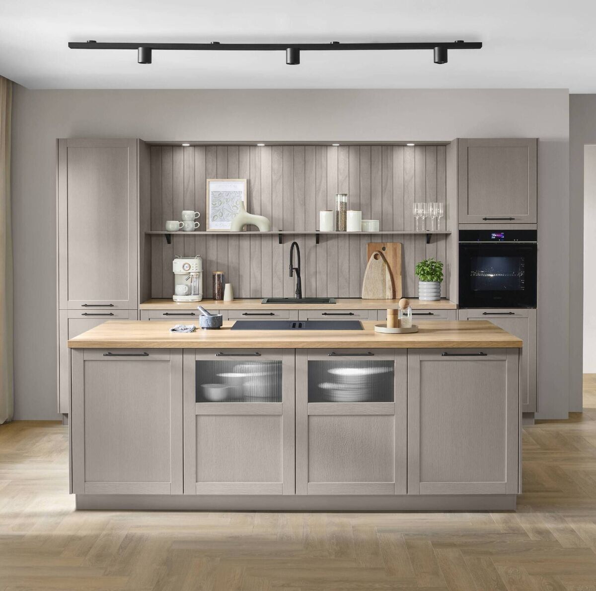 Frame Macchiato style kitchen from Kube. Frame Macchiato style kitchen from Kube.