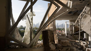 <p>Damaged apartment following an Iranian missile strike in Tel Aviv, Israel, on Thursday (AP Photo/Maya Levin)</p>