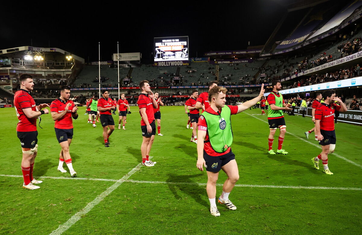 Munster players acknowledge their supporters after the match. Pic: Shaun Roy/Sportsfile Munster players acknowledge their supporters after the match. Pic: Shaun Roy/Sportsfile