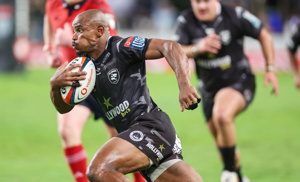 Sharks’ Makazole Mapimpi runs in to score a try. Pic: Steve Haag/Inpho
