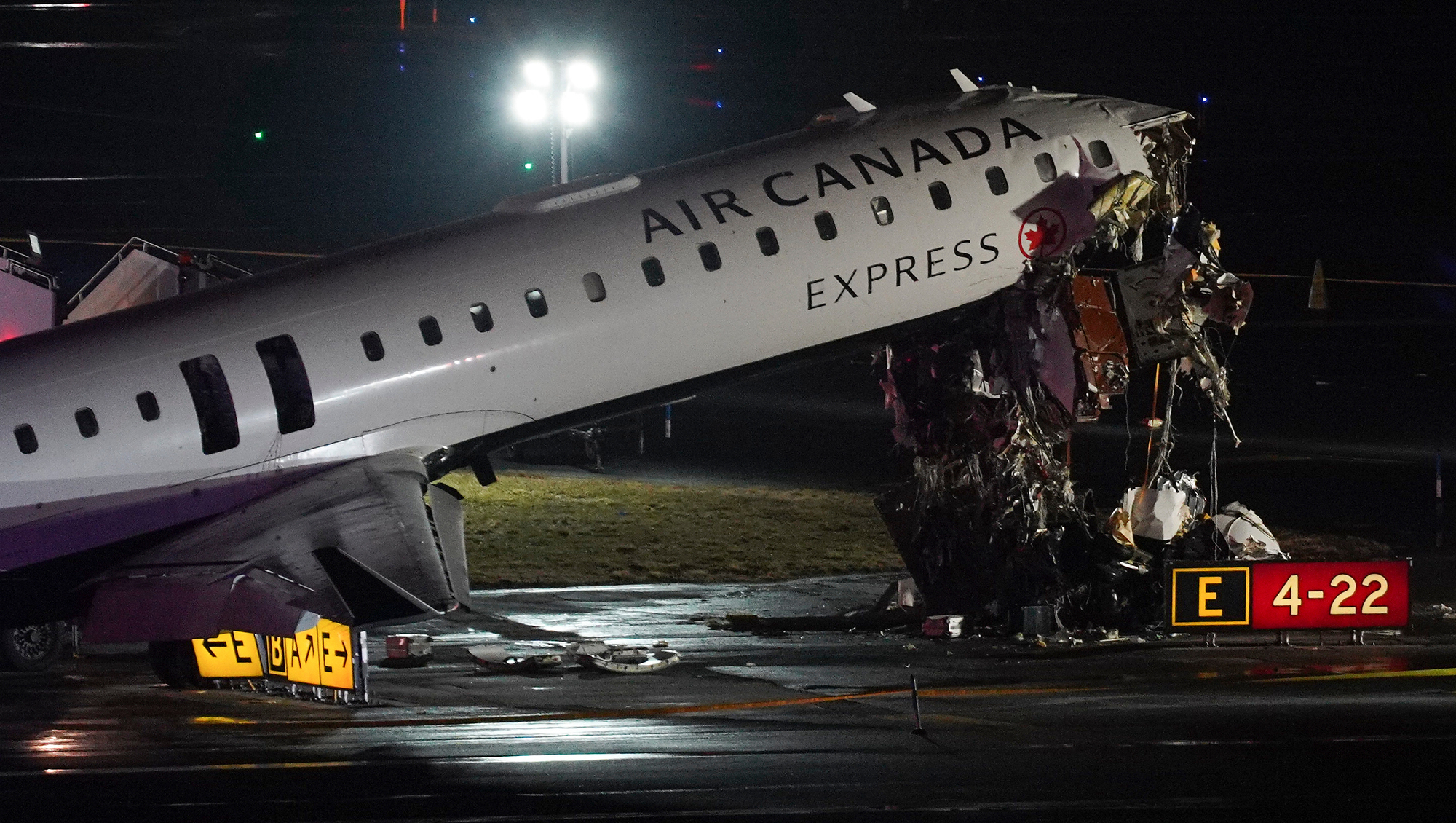 Pilot and co-pilot killed after Air Canada jet collision at LaGuardia ...