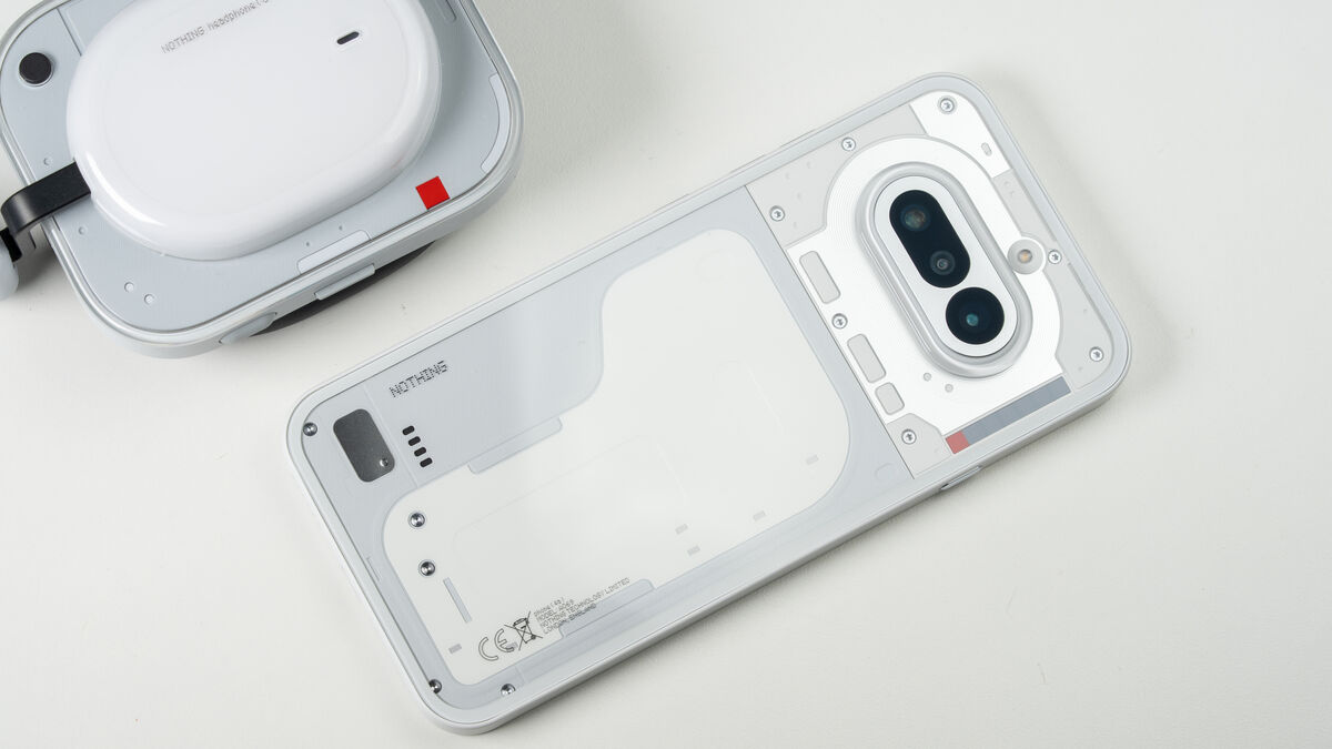 Faster UFS 3.1 storage improves app loading speeds and overall responsiveness. Picture: Noel Campion.