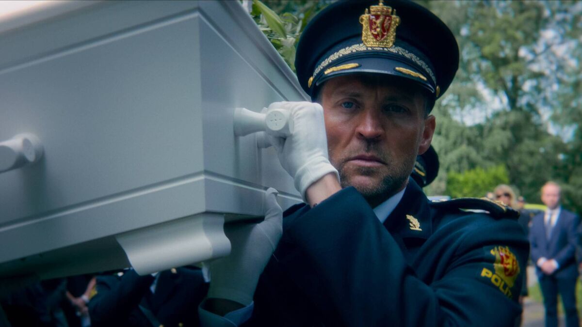 Tobias Santelmann as Harry Hole. Tobias Santelmann as Harry Hole.