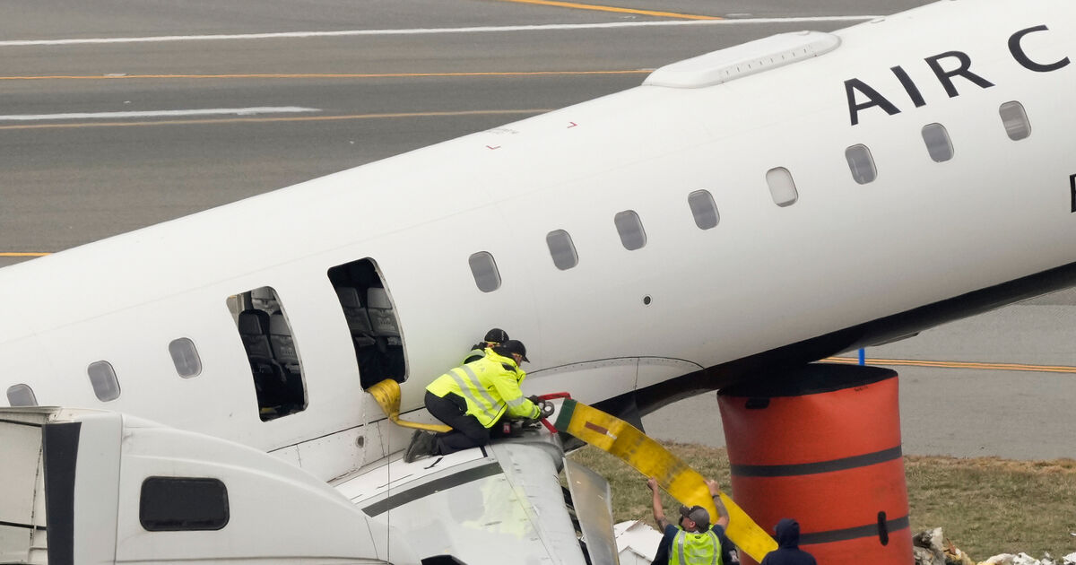Air Canada chief apologises for inability to speak French after crash message