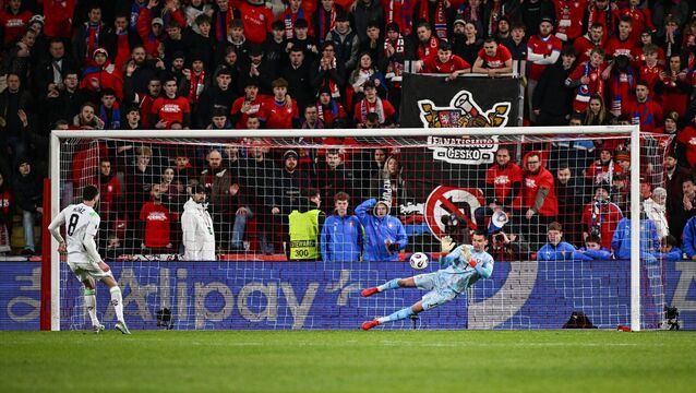 <p>Czechia goalkeeper Matěj Kovář saves the penalty of Finn Azaz of Republic of Ireland in the penalty shootout during the FIFA World Cup 2026 European Qualifiers play-off semi-final match between Czechia and Republic of Ireland at Fortuna Arena in Prague, Czechia. Photo by Seb Daly/Sportsfile</p>