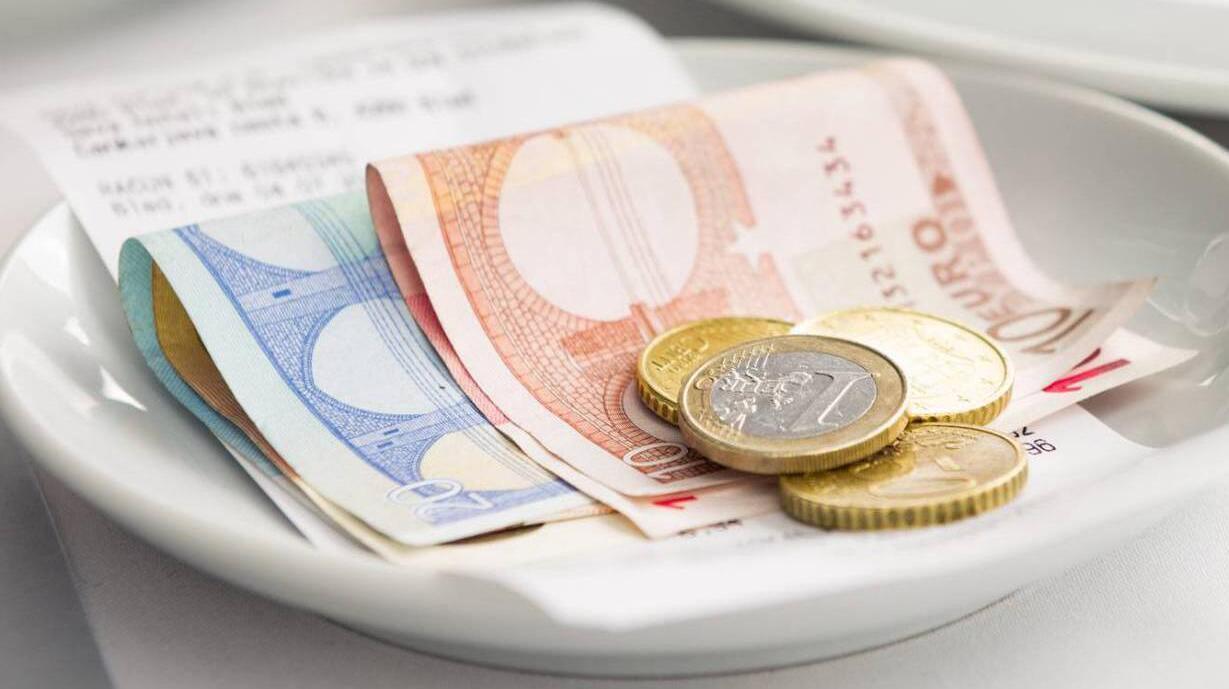 Irish consumers 'bracing themselves for a major hit to their spending power'