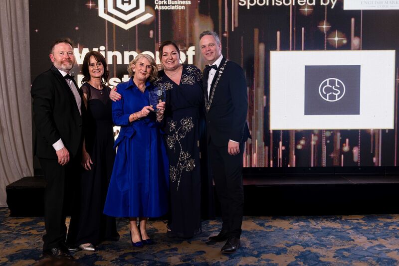 Mags O'Connor and Clodagh O'Donovan, Cornstore Cork, pictured receiving the Best Restaurant award from sponsor Brendan Walsh of The English Market, and Cliona Barnes and Dave O'Brien. Mags O'Connor and Clodagh O'Donovan, Cornstore Cork, pictured receiving the Best Restaurant award from sponsor Brendan Walsh of The English Market, and Cliona Barnes and Dave O'Brien.