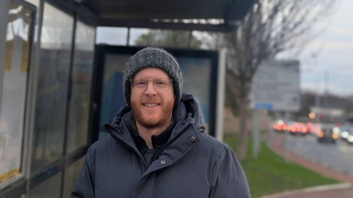 We're in a scrolling pandemic — here's what happened when I swapped my phone for a book