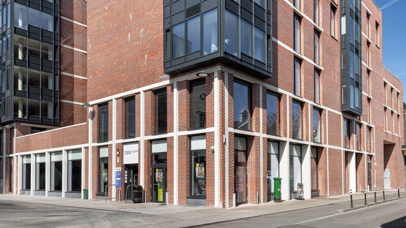 Cork court hears of struggle between man and shop assistant over bottle of Southern Comfort