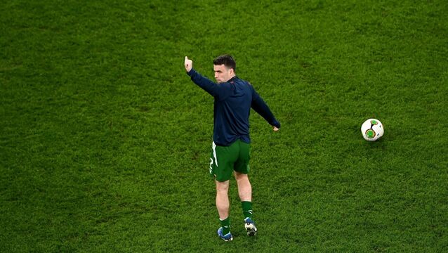 <p>Seamus Coleman of Republic of Ireland waves to supporters as he leaves the pitch. Pic: Ben McShane/Sportsfile</p>