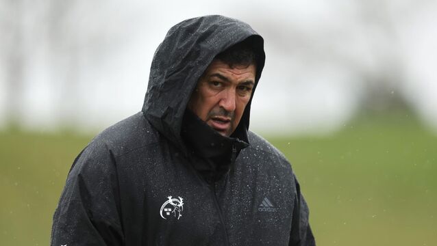 <p>Head Coach Clayton McMillan at Munster training on Thursday. Pic: INPHO/Bryan Keane</p>