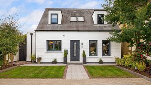 <p>10 Manor Lane, Grange Manor, Ovens.</p> <p>10 Manor Lane, Grange Manor, Ovens.</p>