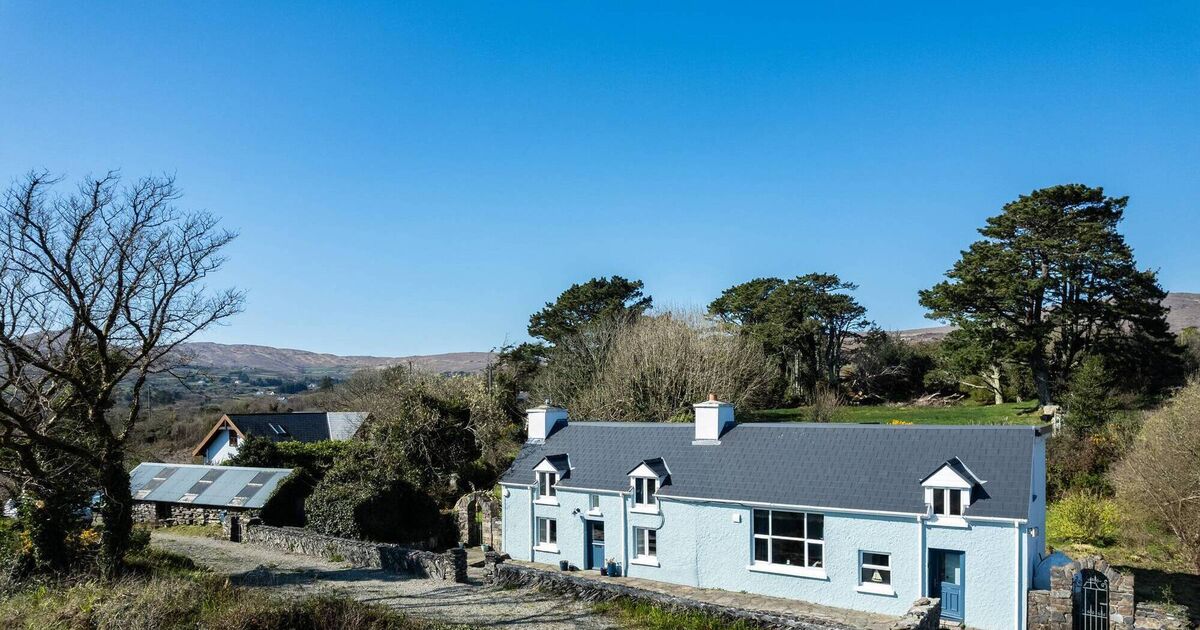 Life on a blue lagoon in Ahakista for &euro;595,000