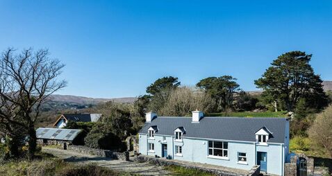 Life on a blue lagoon in Ahakista for €595,000