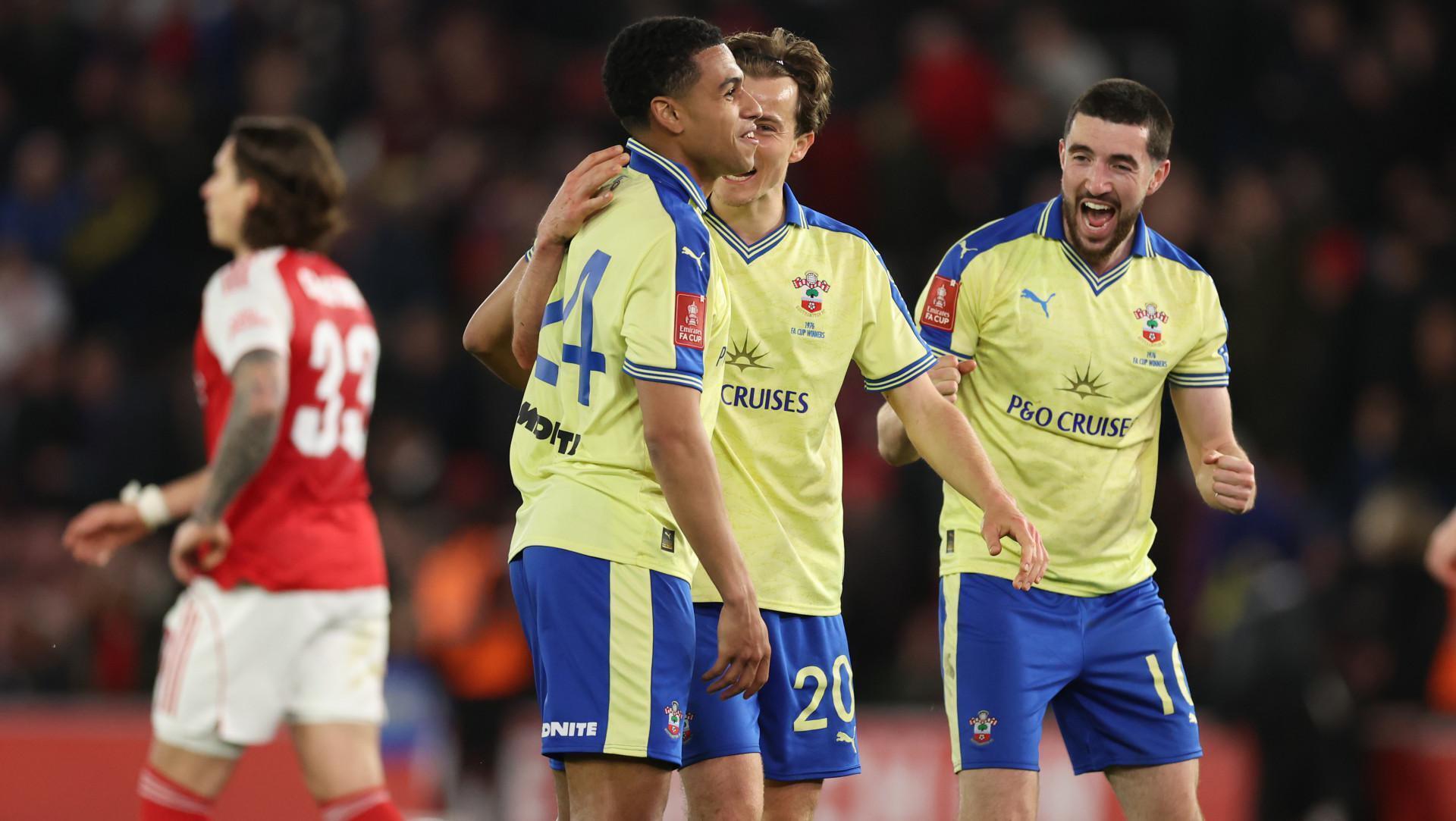 Southampton strike late to shock Arsenal and book FA cup semi-final