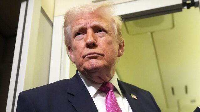 <p>Donald Trump speaks to reporters aboard Air Force One en route from West Palm Beach, Fla., to Joint Base Andrews, Md., Sunday, March 29, 2026. (AP Photo/Mark Schiefelbein)</p>