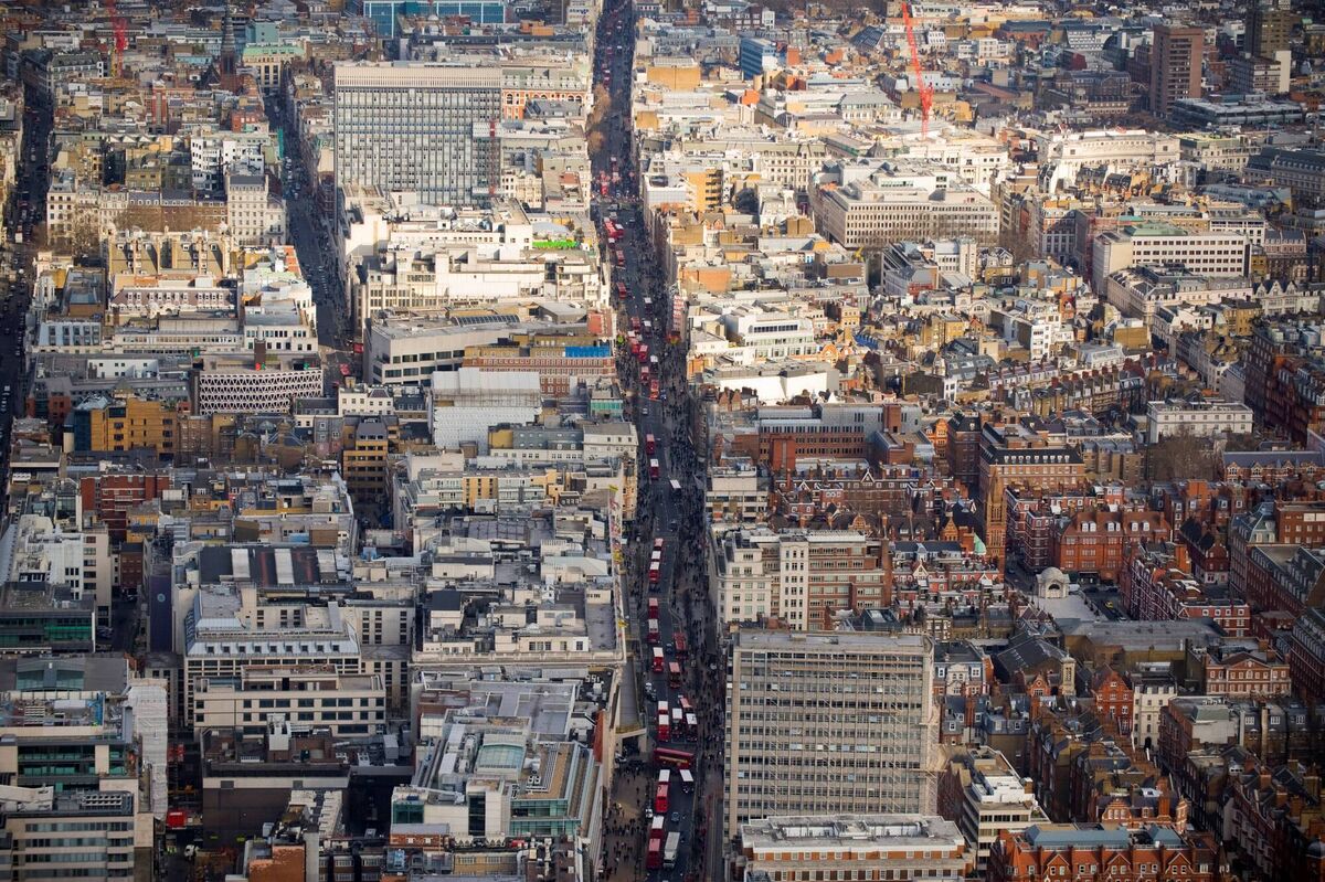 London's Oxford Street in 2008. Time lost by drivers in London traffic increased from 97 hours (2022) to 99 hours (2023) to 101 hours (2024). File photo: Jason Hawkes/Getty Images London's Oxford Street in 2008. Time lost by drivers in London traffic increased from 97 hours (2022) to 99 hours (2023) to 101 hours (2024). File photo: Jason Hawkes/Getty Images