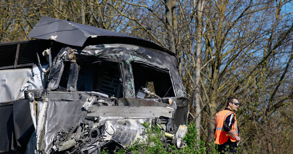 French train driver killed and 16 injured in level-crossing crash