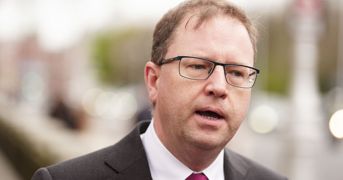 Students struggling with cost of living should seek welfare supports, says minister