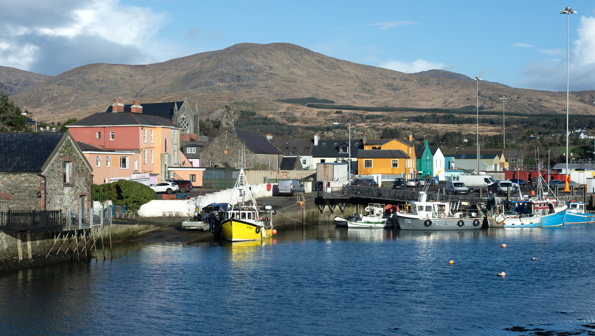Fishing industry warns 'boats on verge of tying up' if Government does not help with fuel costs