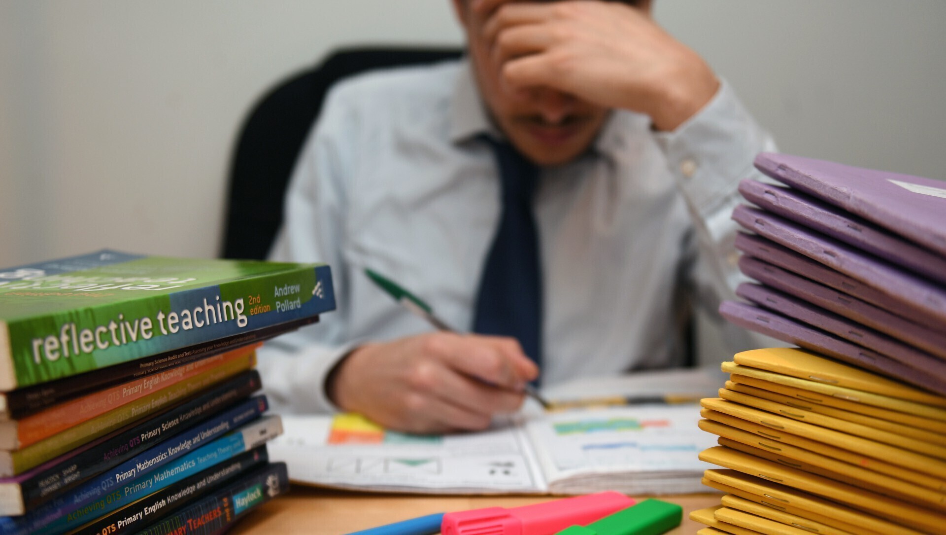 Sorting teacher pay dispute 'an absolute priority' for minister