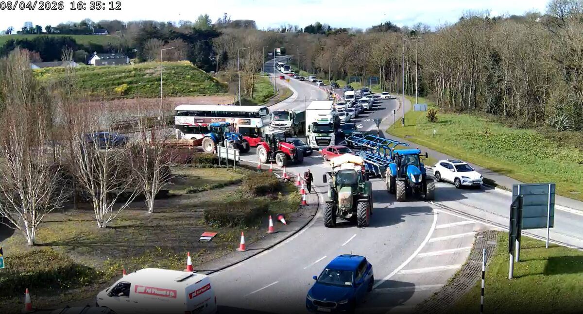 Fuel protesters blocking the Shannonpark roundabout near Ringaskiddy at 4.30pm on Wednesday.