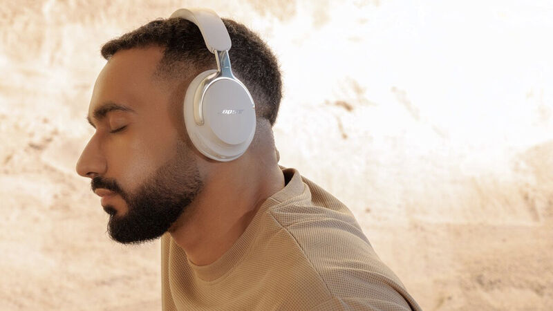 Deep, well-padded ear cups provide lasting comfort, even during long listening sessions. Picture: Bose. Deep, well-padded ear cups provide lasting comfort, even during long listening sessions. Picture: Bose.