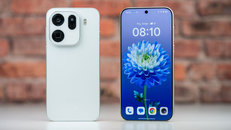 A 6.78-inch LTPO OLED display delivers sharp visuals, smooth 120Hz performance and strong outdoor brightness. Picture: Noel Campion.