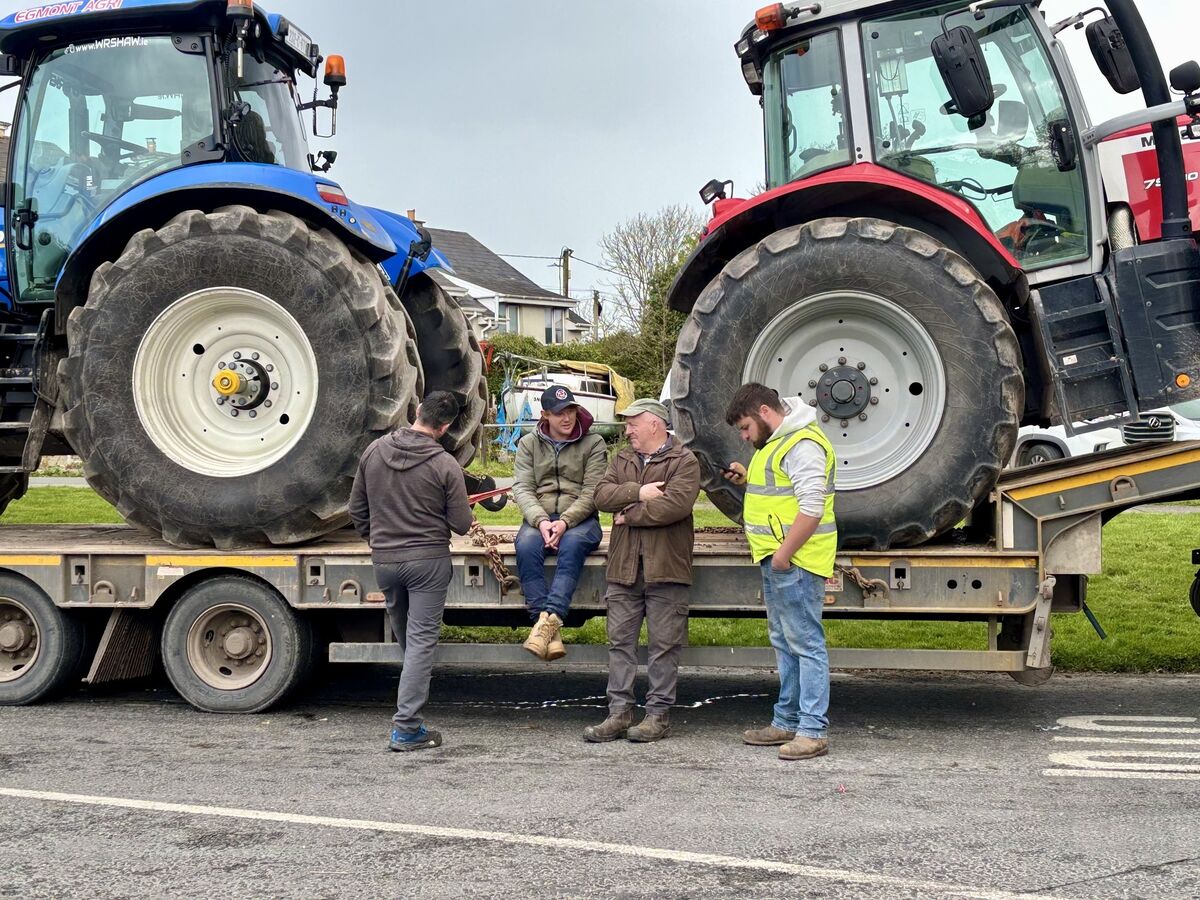 Hauliers outside Whitegate Oil Refinery, Picture: Noel Sweeney Hauliers outside Whitegate Oil Refinery, Picture: Noel Sweeney