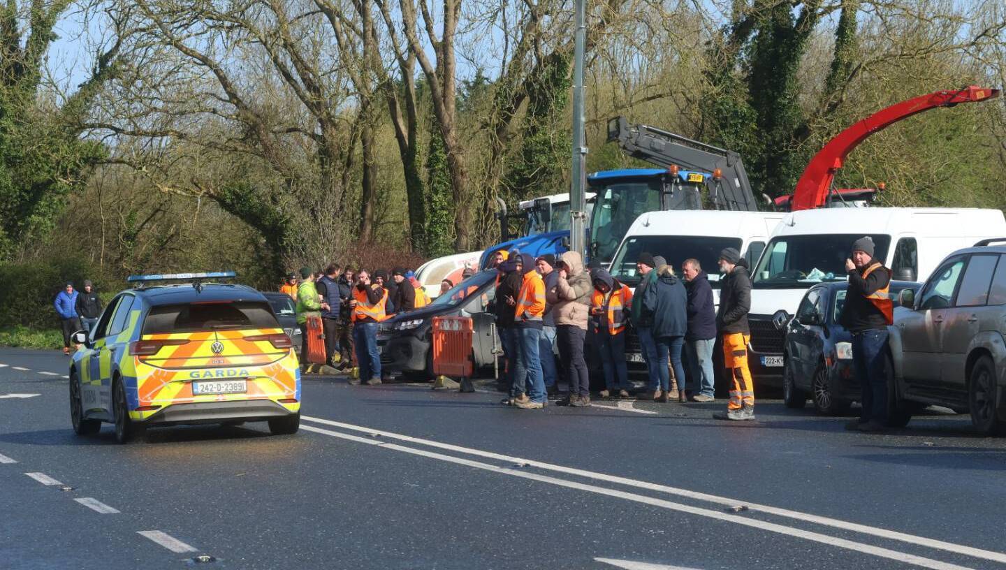 Limerick fuel protesters undeterred by Defence Forces removal threat