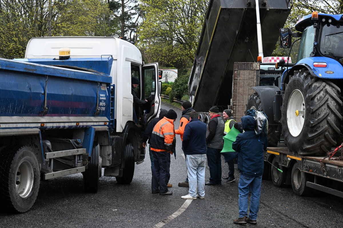  Day 4 of the nationwide fuel price protest. The blockade of Irving Oil refinery at Whitegate, Co Cork continues this Friday morning. Picture: Larry Cummins