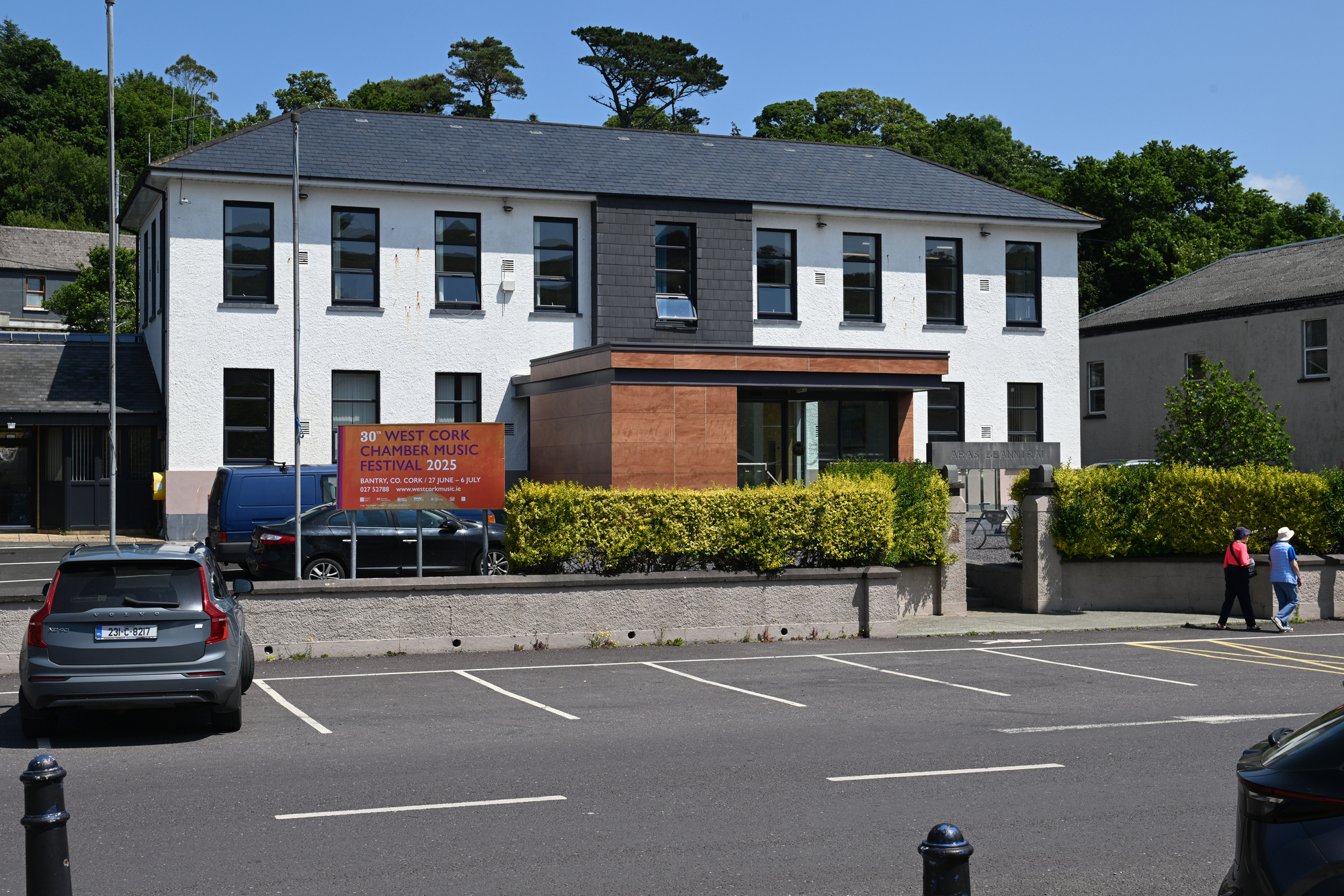 Dog walker found man having sex in vehicle at Cork car park