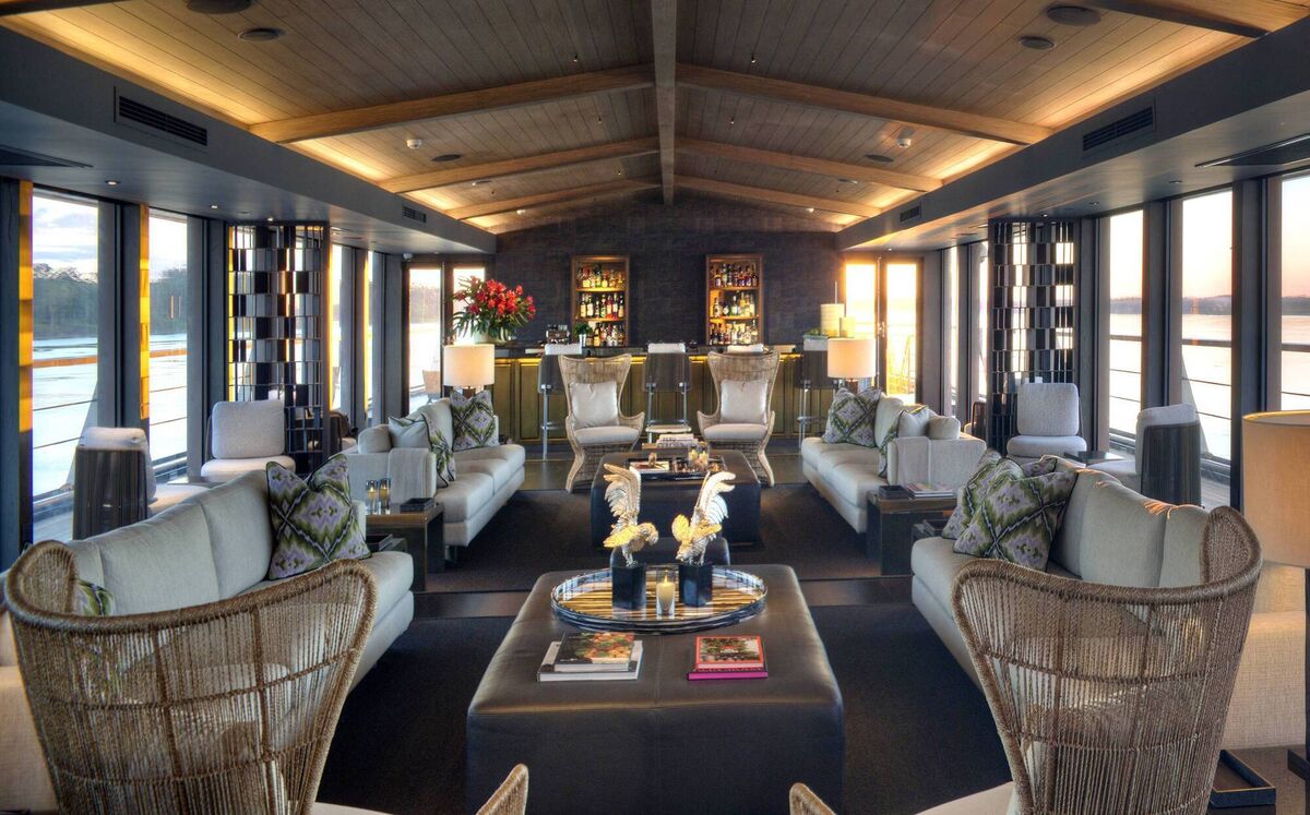 The lounge on board the Aqua Nera