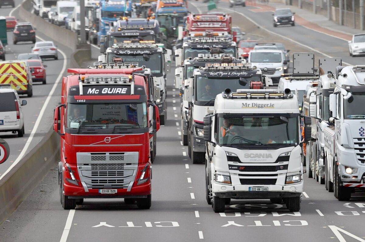 The fuel protest on the N7 motorway near Clondalkin, Dublin, on Tuesday. Photo: Liam McBurney/PA The fuel protest on the N7 motorway near Clondalkin, Dublin, on Tuesday. Photo: Liam McBurney/PA
