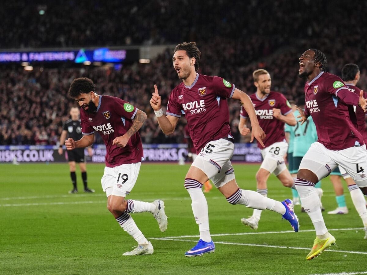 West Ham thump Wolves to dump Tottenham into the bottom three