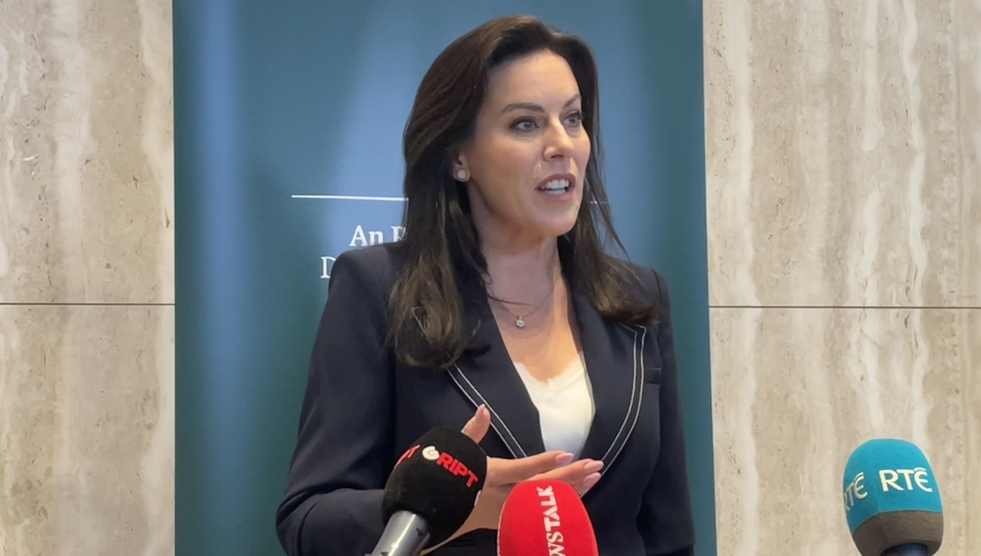 Health minister warns chemotherapy and urgent care at risk if fuel protests continue
