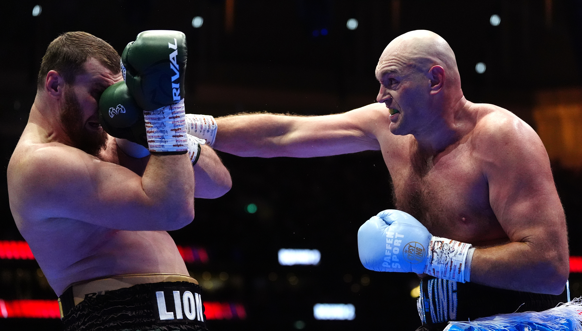Tyson Fury wins comeback fight against Arslanbek Makhmudov by unanimous decision